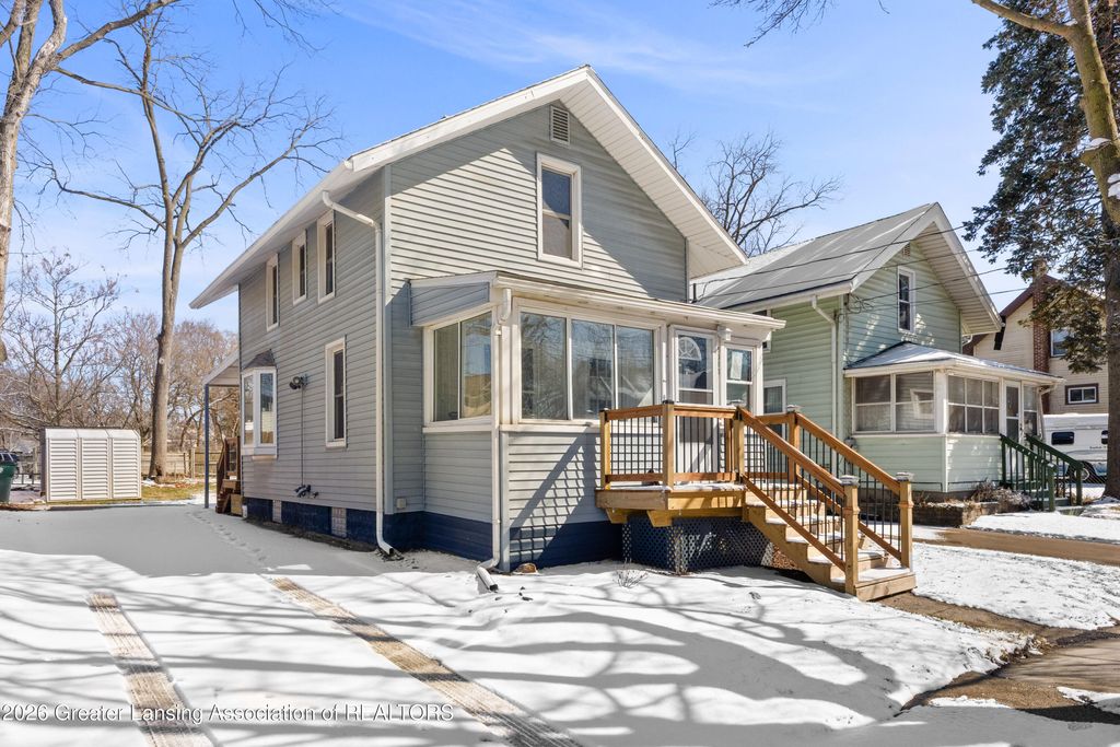 2012 New York Avenue, Lansing, MI 48906