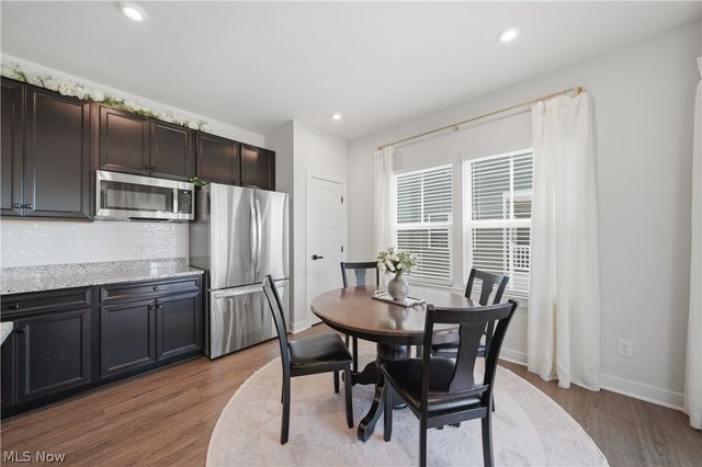 6877 Harrington Court Avenue NE, Canton, OH 44721