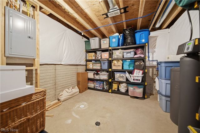 6877 Harrington Court Avenue NE, Canton, OH 44721
