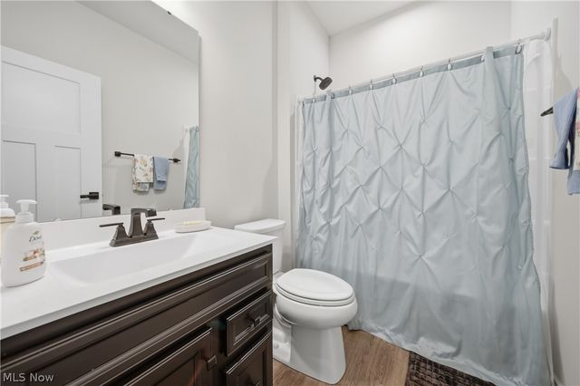 6877 Harrington Court Avenue NE, Canton, OH 44721