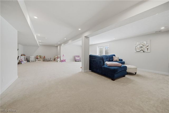 6877 Harrington Court Avenue NE, Canton, OH 44721