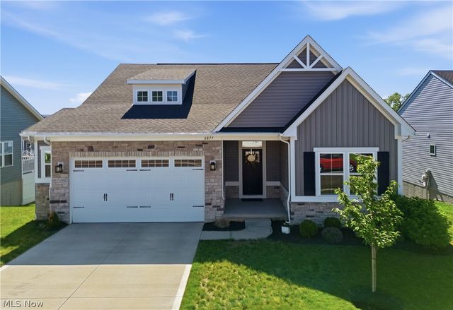 6877 Harrington Court Avenue NE, Canton, OH 44721