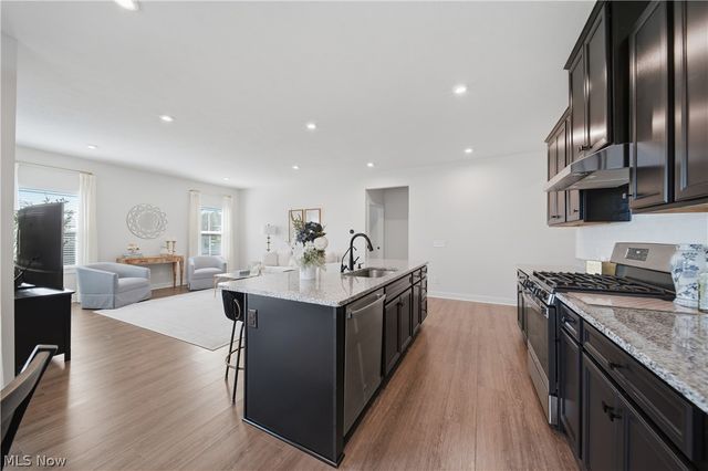 6877 Harrington Court Avenue NE, Canton, OH 44721