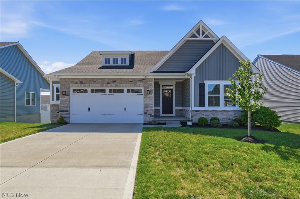 6877 Harrington Court Avenue NE, Canton, OH 44721