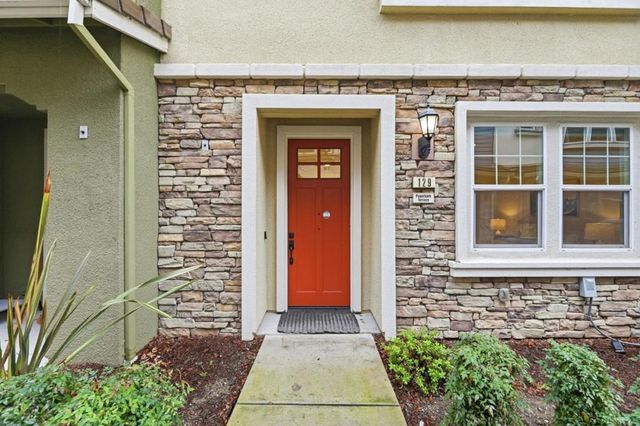 129 Paperbark Terrace, Sunnyvale, CA 94086