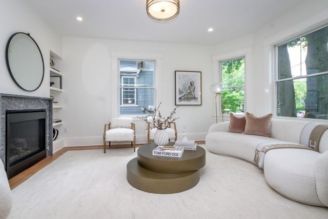 109 Lake View Ave, Cambridge, MA 02138