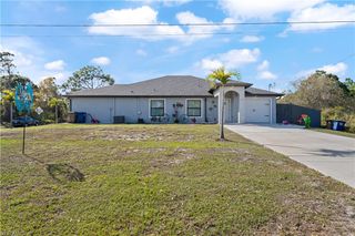 402/404 Bell BLVD S, Lehigh Acres, FL 33974