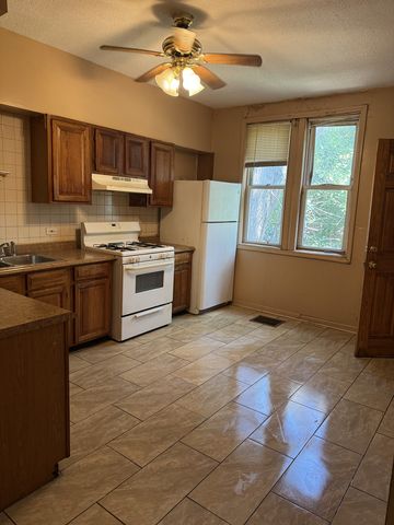 10531 S Corliss Avenue, Chicago, IL 60628