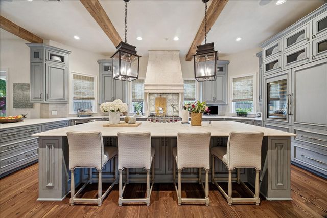 724 W Friar Tuck Lane, Houston, TX 77024