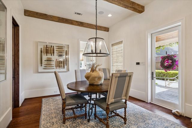 724 W Friar Tuck Lane, Houston, TX 77024