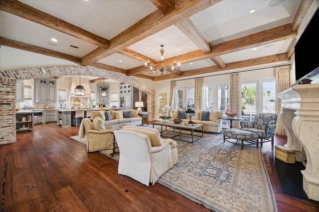 724 W Friar Tuck Lane, Houston, TX 77024