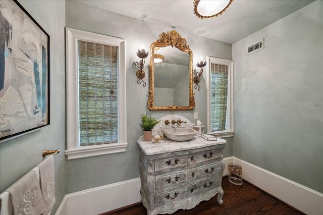 724 W Friar Tuck Lane, Houston, TX 77024