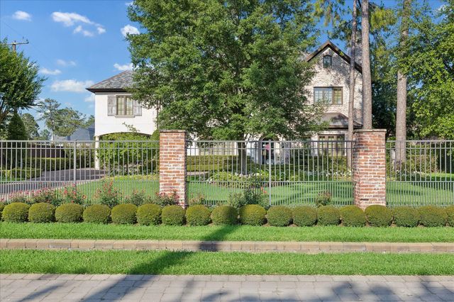 724 W Friar Tuck Lane, Houston, TX 77024