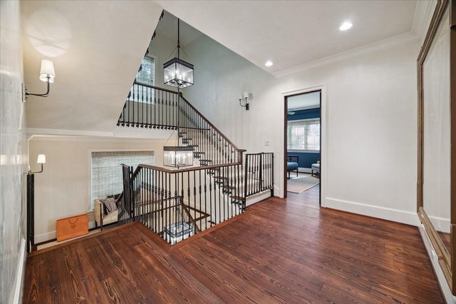 724 W Friar Tuck Lane, Houston, TX 77024