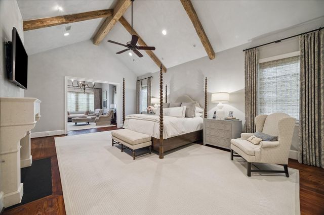 724 W Friar Tuck Lane, Houston, TX 77024