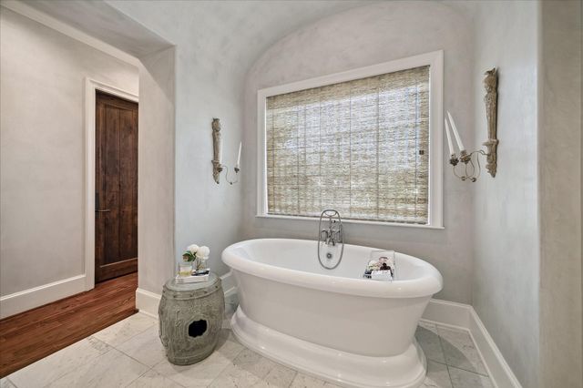 724 W Friar Tuck Lane, Houston, TX 77024
