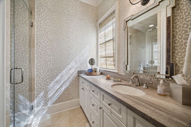 724 W Friar Tuck Lane, Houston, TX 77024