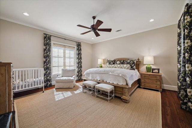 724 W Friar Tuck Lane, Houston, TX 77024