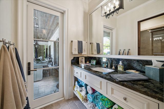 724 W Friar Tuck Lane, Houston, TX 77024