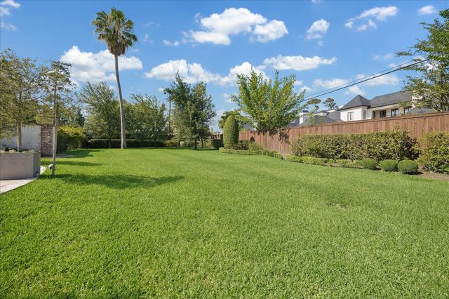 724 W Friar Tuck Lane, Houston, TX 77024