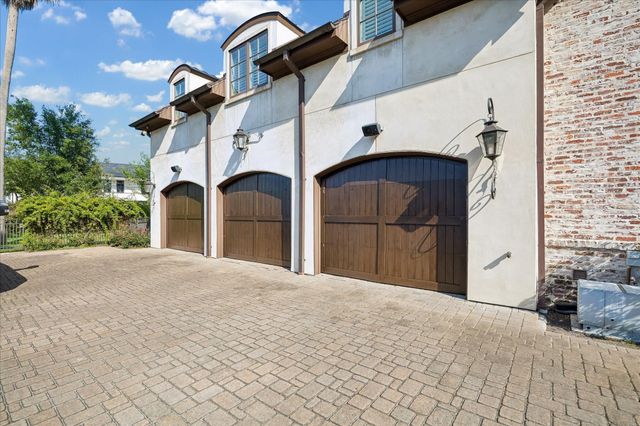 724 W Friar Tuck Lane, Houston, TX 77024