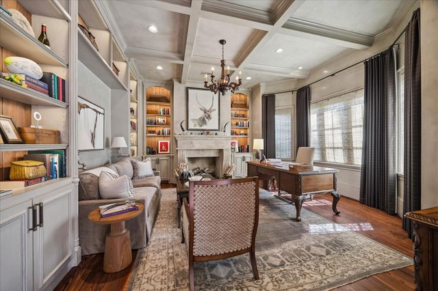 724 W Friar Tuck Lane, Houston, TX 77024
