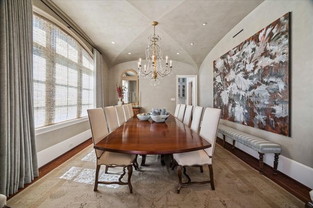 724 W Friar Tuck Lane, Houston, TX 77024