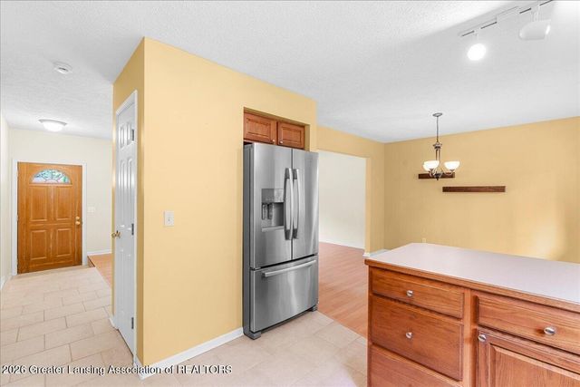 2720 Darien Drive, Lansing, MI 48912