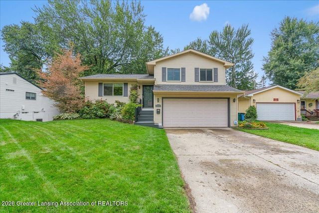 2720 Darien Drive, Lansing, MI 48912