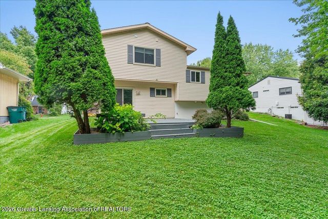 2720 Darien Drive, Lansing, MI 48912