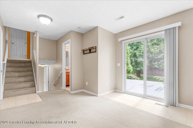 2720 Darien Drive, Lansing, MI 48912