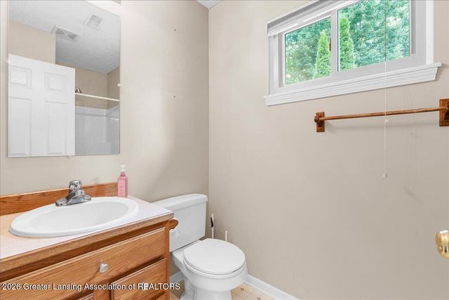 2720 Darien Drive, Lansing, MI 48912