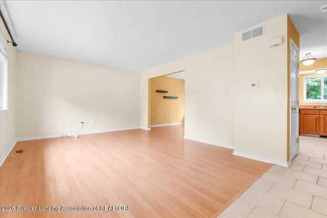 2720 Darien Drive, Lansing, MI 48912