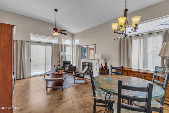 1124 E HIDDENVIEW Drive, Phoenix, AZ 85048