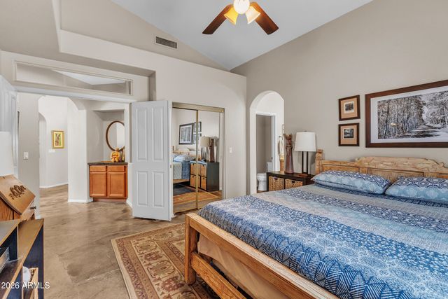 1124 E HIDDENVIEW Drive, Phoenix, AZ 85048