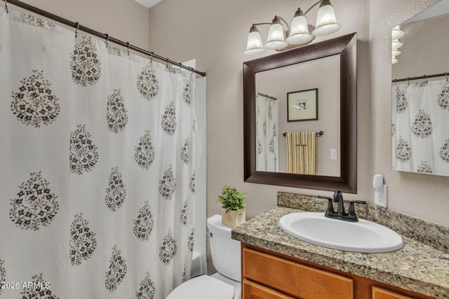 1124 E HIDDENVIEW Drive, Phoenix, AZ 85048