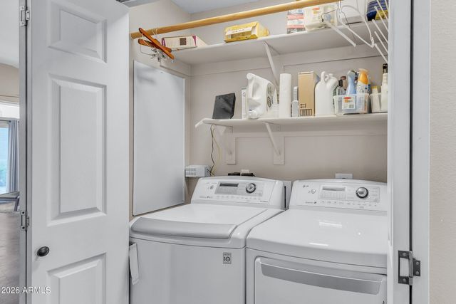 1124 E HIDDENVIEW Drive, Phoenix, AZ 85048