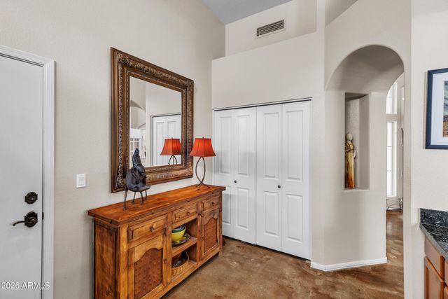 1124 E HIDDENVIEW Drive, Phoenix, AZ 85048