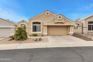 1124 E HIDDENVIEW Drive, Phoenix, AZ 85048
