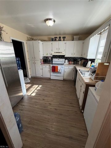 14541 Old Courthouse Way Unit E, Newport News, VA 23608