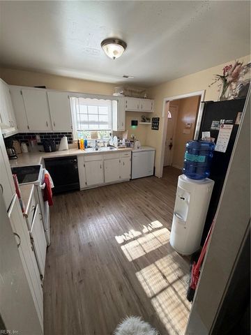 14541 Old Courthouse Way Unit E, Newport News, VA 23608
