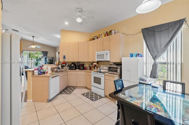 3788 NE 11th St, Homestead, FL 33033