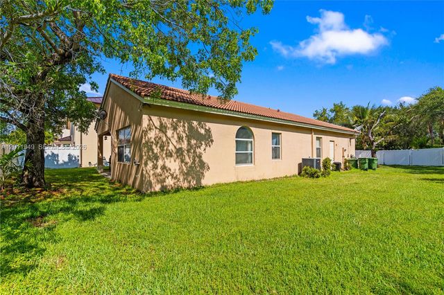 3788 NE 11th St, Homestead, FL 33033