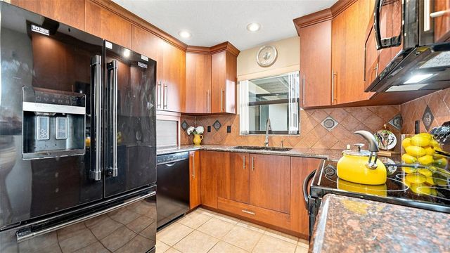 3615 MUIRFIELD DRIVE 3D, Sarasota, FL 34238