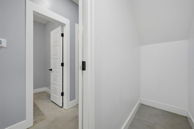 1315 S 5th Avenue, Denison, TX 75021