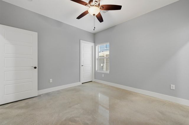 1315 S 5th Avenue, Denison, TX 75021