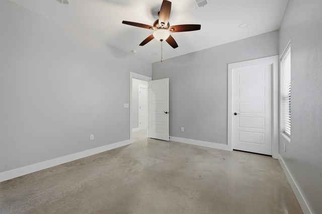 1315 S 5th Avenue, Denison, TX 75021