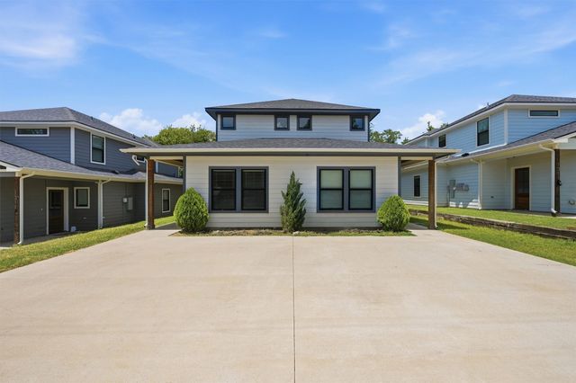 1315 S 5th Avenue, Denison, TX 75021