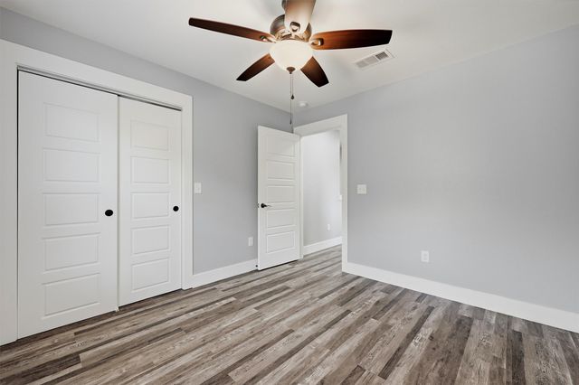1315 S 5th Avenue, Denison, TX 75021