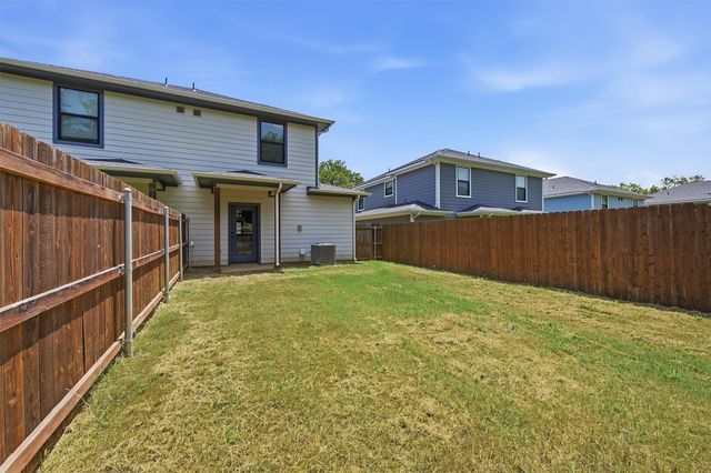 1315 S 5th Avenue, Denison, TX 75021